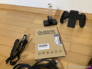 Nintendo Switch mit Spielen und Zubehör Bild 5