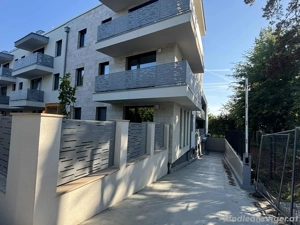 Premium-Gewerbeflächen und Büros im Stadtzentrum von Tata und Komárom zu verkaufen! Bild 4