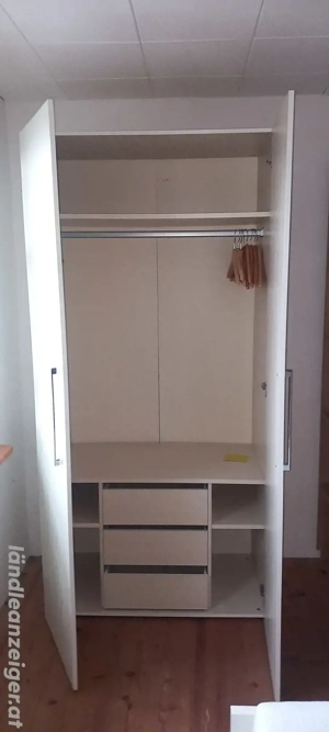 Kleiderschrank Bild 2