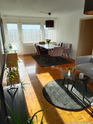 4,5 Zimmer Wohnung zu verkaufen mit Blick an den Baggersee  Bild 5