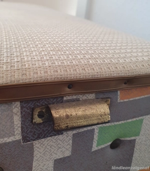 Stylische Truhe, ca. 50 Jahre alt Bild 4