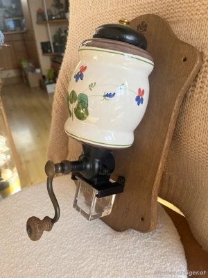 antike Kaffeemühle Bild 2