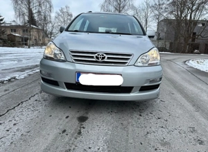 Toyota Avensis Verso  Bild 2