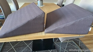 2 Keilkissen braun