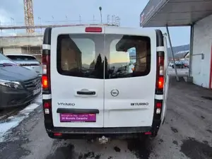 Opel Vivaro Bild 10