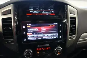 Mitsubishi Pajero Bild 12