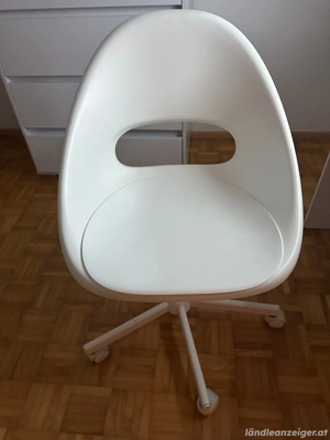 Kinderschreibtisch mit Stuhl  Bild 2