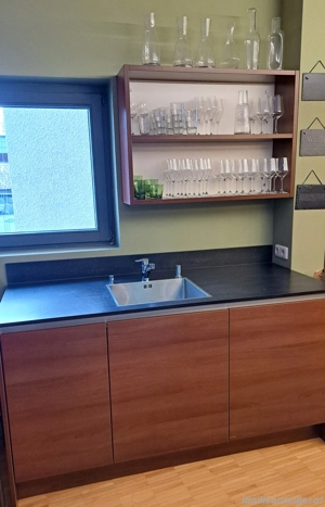 Kleinküche in Nuss Dekor