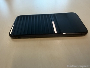 iPhone 11 64GB Black ohne SimLock Bild 3