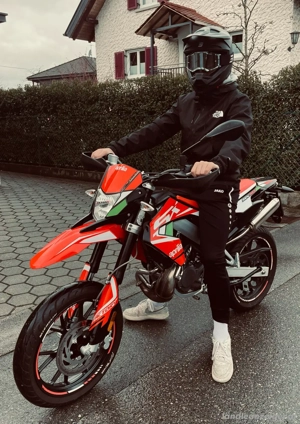 Aprilia SX50 Factory Bild 2