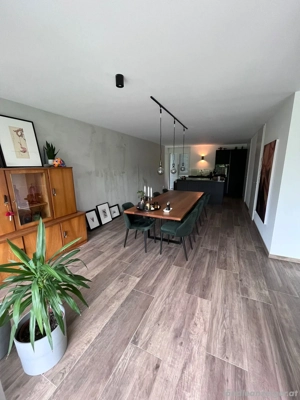 Exklusive, feine 2-Zimmer Eck-Wohnung in Gisingen Bild 2