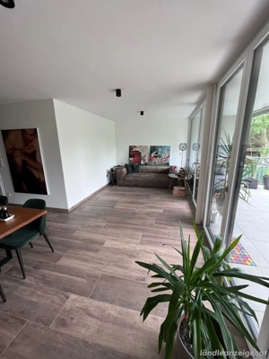 Exklusive, feine 2-Zimmer Eck-Wohnung in Gisingen Bild 3