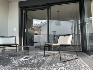 Naturnahe 2-Zimmer-Wohnung mit großzügiger Terrasse in ruhiger Wohngegend in Höchst inkl. TG, Privat Bild 5