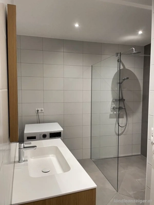 Naturnahe 2-Zimmer-Wohnung mit großzügiger Terrasse in ruhiger Wohngegend in Höchst inkl. TG, Privat Bild 3