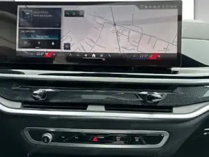 BMW X5 xDrive50e M-Sportpaket Pro // Anhängerkupplung // Panorama Glasdach Bild 8