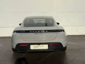 Porsche Taycan Bild 8