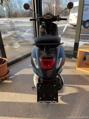 Vespa Primavera 125   125S Bild 4