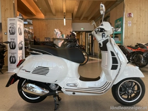 Vespa GTS 310 Super Weiß Bild 2