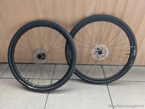 Giant PX2 Laufradsatz (28", Shimano 12-fach, Gravel Rennrad) mit Reiffen und Bremsscheiben