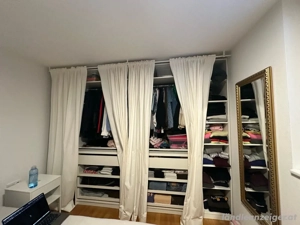 Ikea Pax Kleiderschrank mit Vorhängen