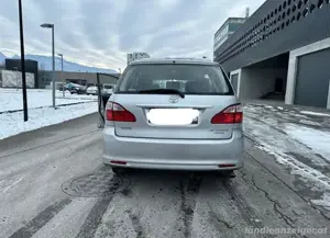 Toyota Avensis Verso Bild 4