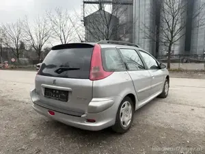 Peugeot 206 Bild 7
