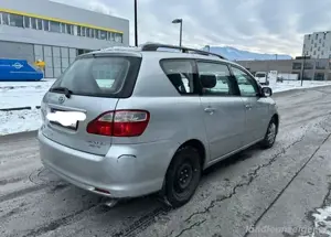 Toyota Avensis Verso Bild 5