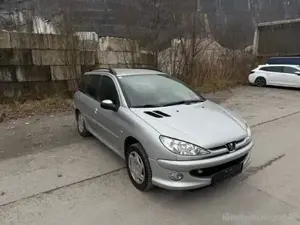 Peugeot 206 Bild 8
