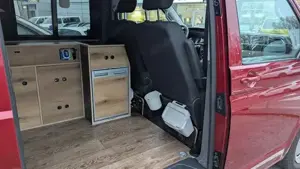 VW Bulli mit Camperausbau Bild 4