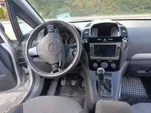 Opel Zafira Bild 2