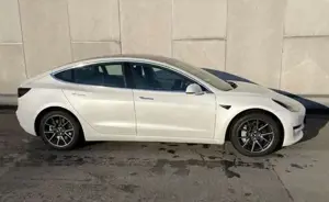 Tesla Model 3 Bild 3