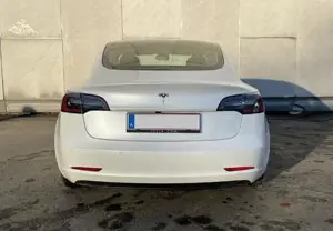 Tesla Model 3 Bild 4