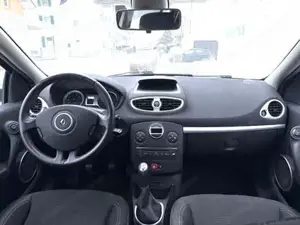 Renault Clio Bild 10