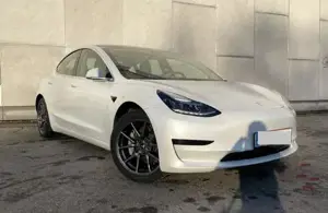 Tesla Model 3 Bild 2