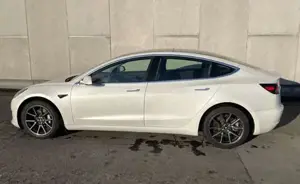 Tesla Model 3 Bild 6