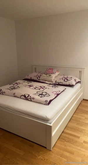 MALM Bett 160x200 und Nachtkästchen
