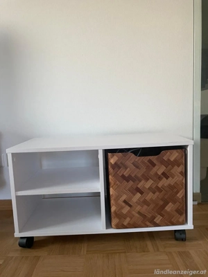 TV-Board auf Rollen Bild 2