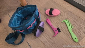 Plüschpferd Jako-o inkl. Putzzeug mit Tasche Bild 4