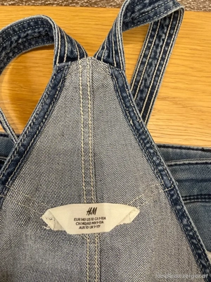 2 Jeans + 1 Latzhose für Mädchen, Gr 140 146 Bild 4