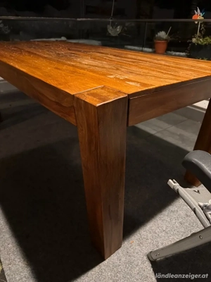 Massiv Holztisch Bild 2