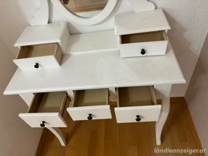 Schminktisch Bild 2