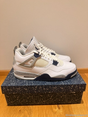 Jordan 4 Midnight Navy Bild 5