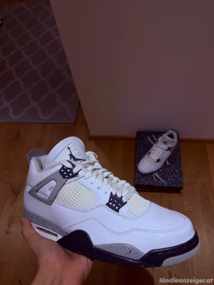 Jordan 4 Midnight Navy