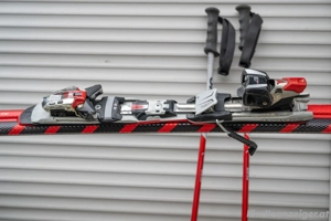 Atomic-Schi (180 cm) und Atomic-Schistöcke (130 cm) Bild 2