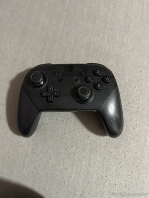 Nintendo Switch Olde mit pro kontroller 3 spiele  Bild 2