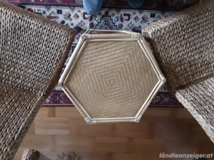 Schönes Sitzset Tisch und 2 Stühle Bild 2