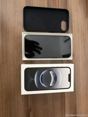 Neuwertiges iPhone 16e Bild 3