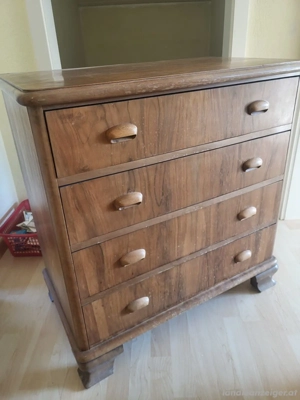 Antike Kleinkommode mit Schubladen Bild 2