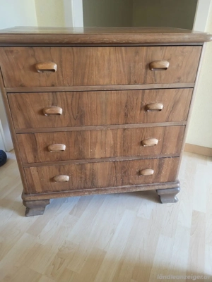 Antike Kleinkommode mit Schubladen Bild 3