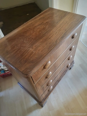 Antike Kleinkommode mit Schubladen Bild 4